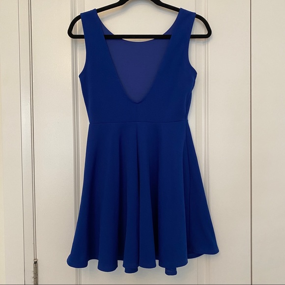 Blue A-line dress with low back - Picture 2 of 3
